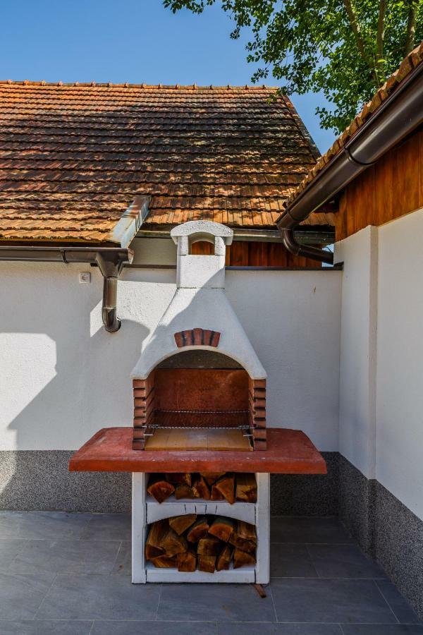 Beautiful Cottage With Heated Pool For 22 Ppl Plaski ภายนอก รูปภาพ