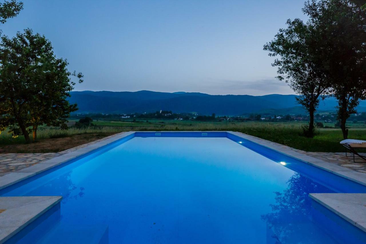 Beautiful Cottage With Heated Pool For 22 Ppl Plaski ภายนอก รูปภาพ